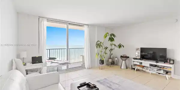 9273 Collins Ave