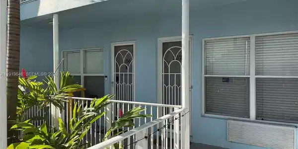 315 Van Buren St