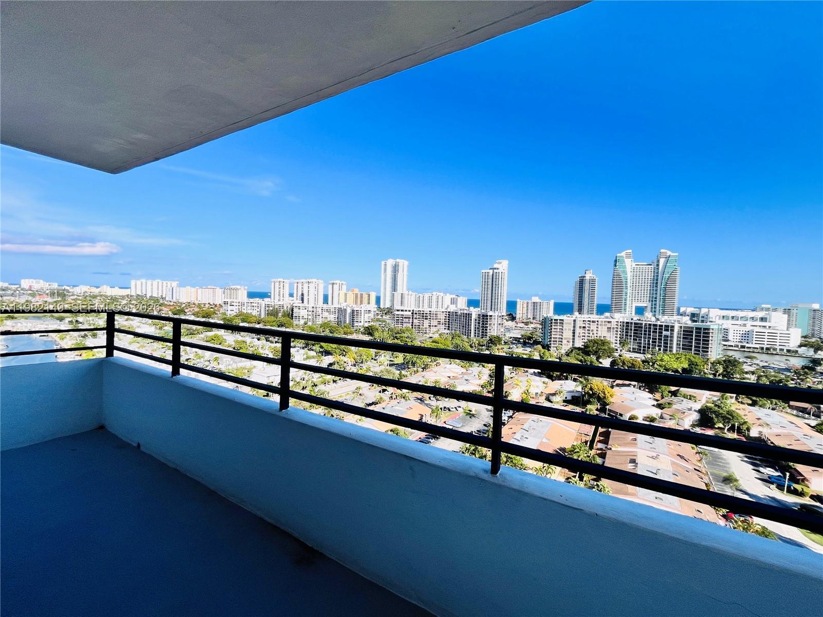 Image 4: OVER SIZE BALCONY