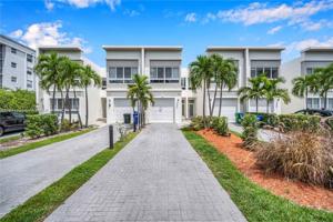 2455 NE 135th St