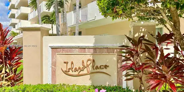 1455 N Treasure Dr Unit PH H
