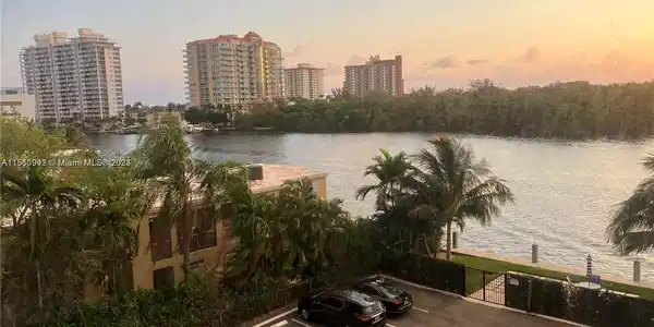 888 Intracoastal Dr