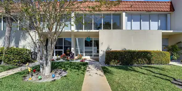 5555 N Ocean Blvd