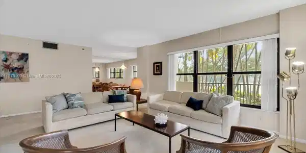 3200 Port Royale Dr N Unit 207