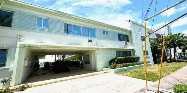 2250 Bay Dr