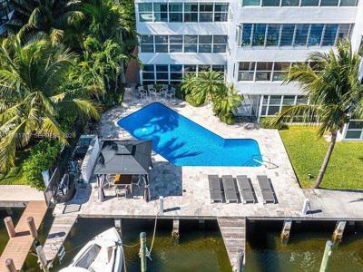 40 Isle Of Venice Dr