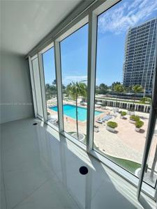 10275 Collins Ave