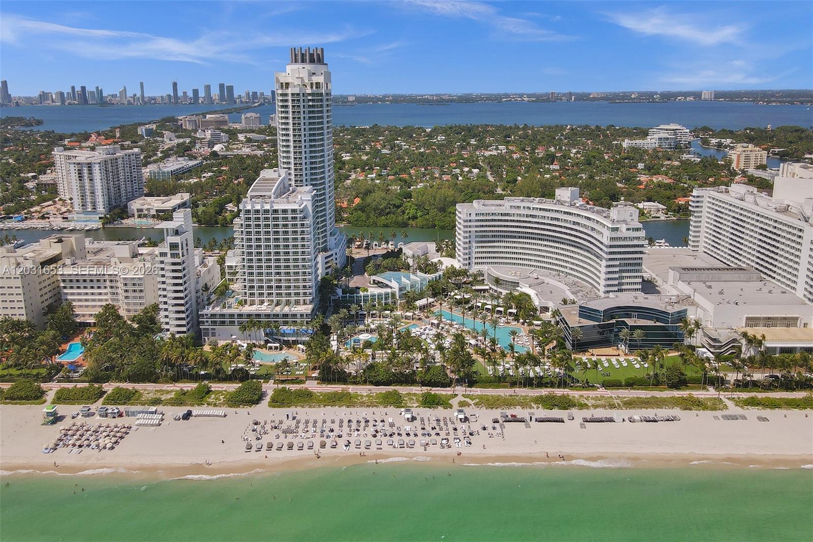 Image 1: Fontainebleau II & III resort