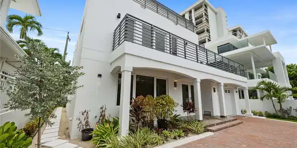 1807 N Fort Lauderdale Beach Blvd