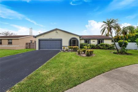 12570 SW 259th St