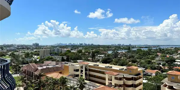 8877 Collins Ave Unit 1005