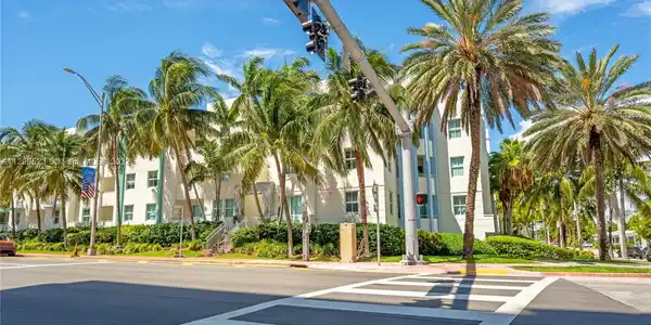 9172 Collins Ave Unit 403