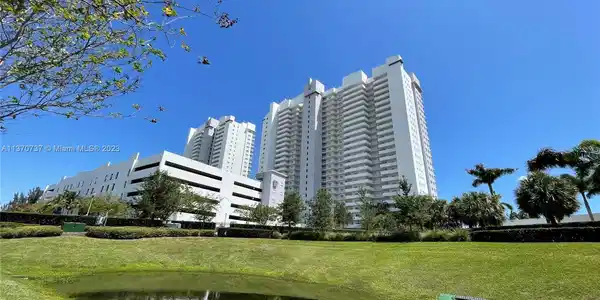 14951 Royal Oaks Ln Unit 1905