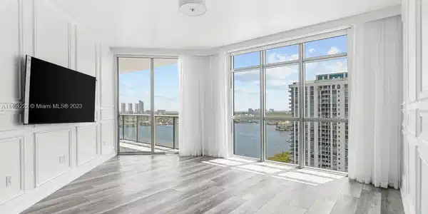 17301 Biscayne Blvd