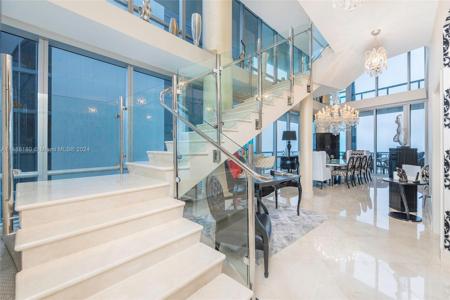 17121 Collins Ave