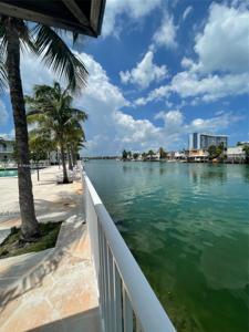 7207 Bay Dr