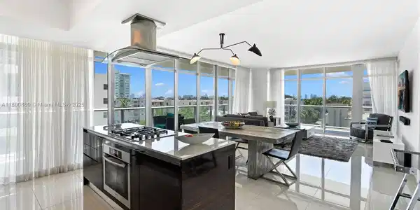 3737 Collins Ave