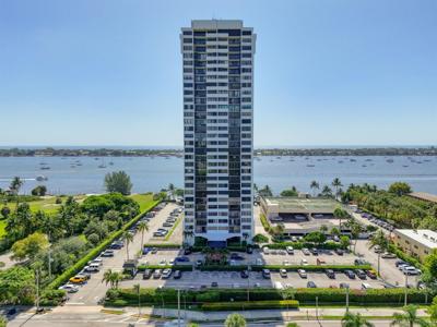 5600 N Flagler