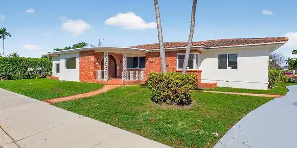 1721 S Treasure Dr