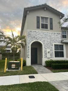 1718 SE 26th Ter