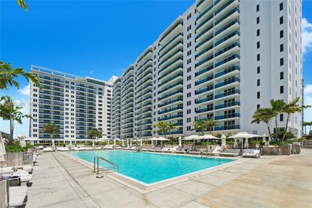 2301 Collins Ave