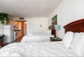 19201 Collins Ave Unit 329