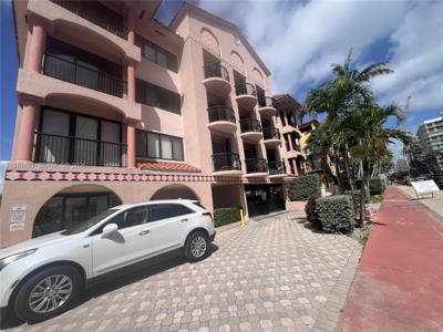 8816 Collins Ave