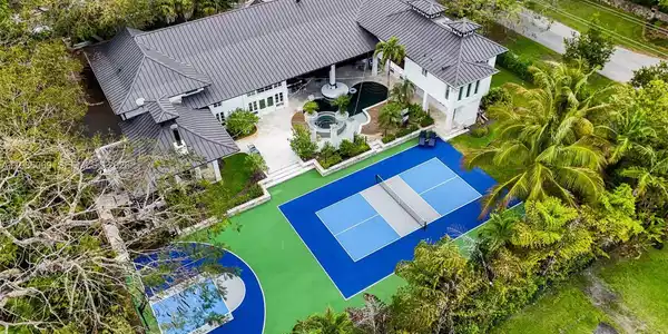 Image 2: Pickleball & BB Court