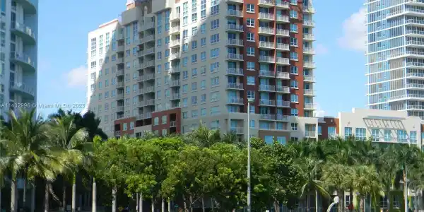 2000 N BAYSHORE DR Unit 525