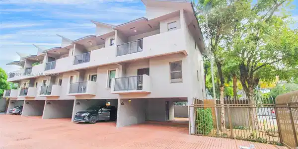 3099 Bird Ave