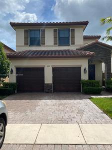 595 SE 33rd Ter