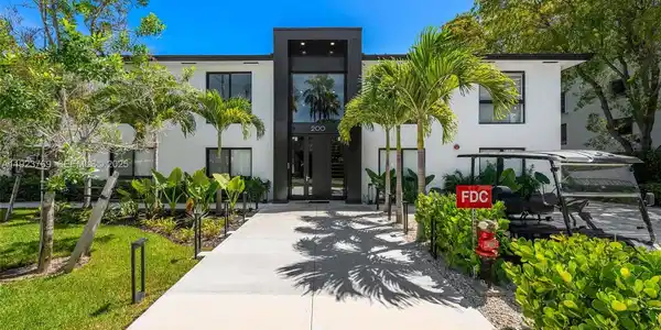 200 Sunrise Dr