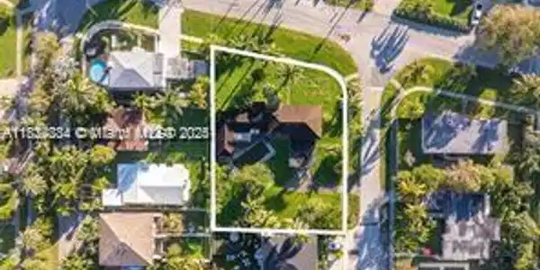 10900 N Bayshore Dr