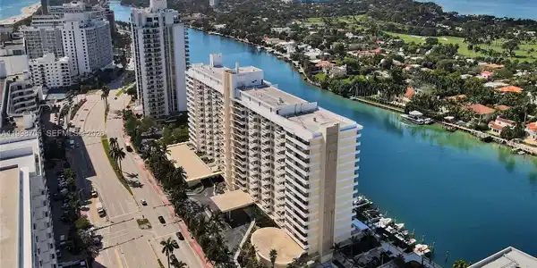 5600 Collins Ave
