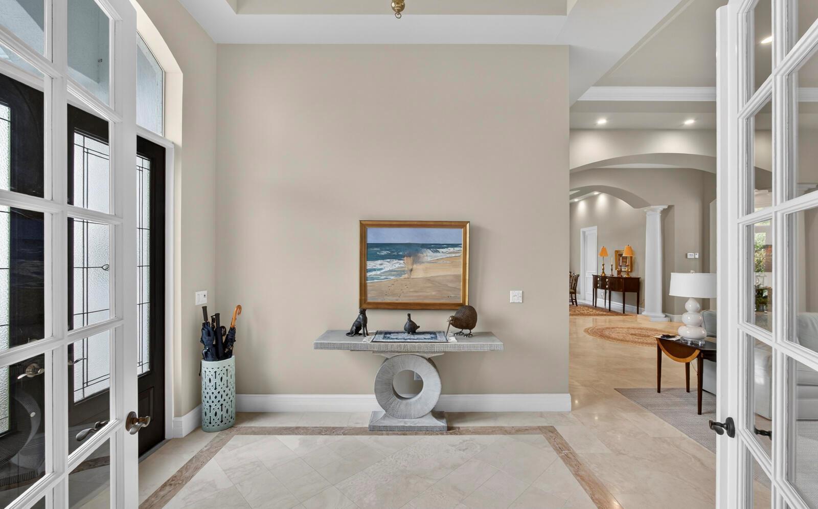 Image 3: Foyer