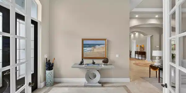 Image 3: Foyer