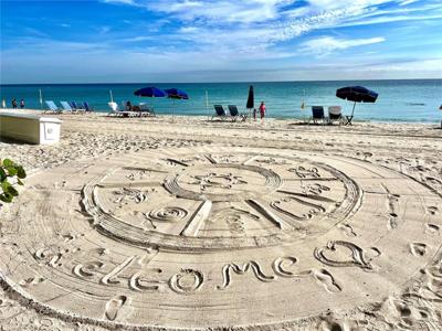 16051 Collins Ave