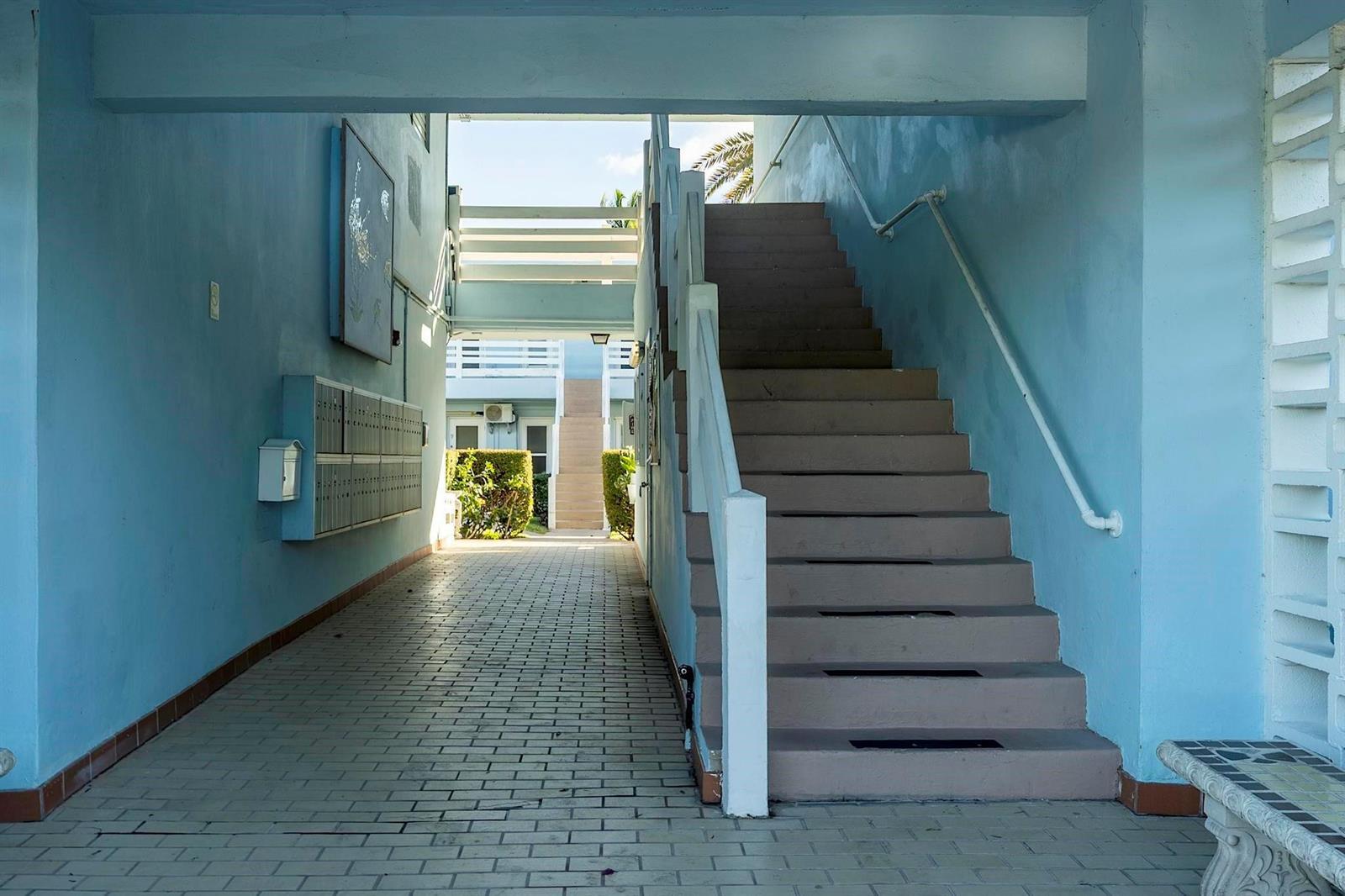 Image 2: Photo 2