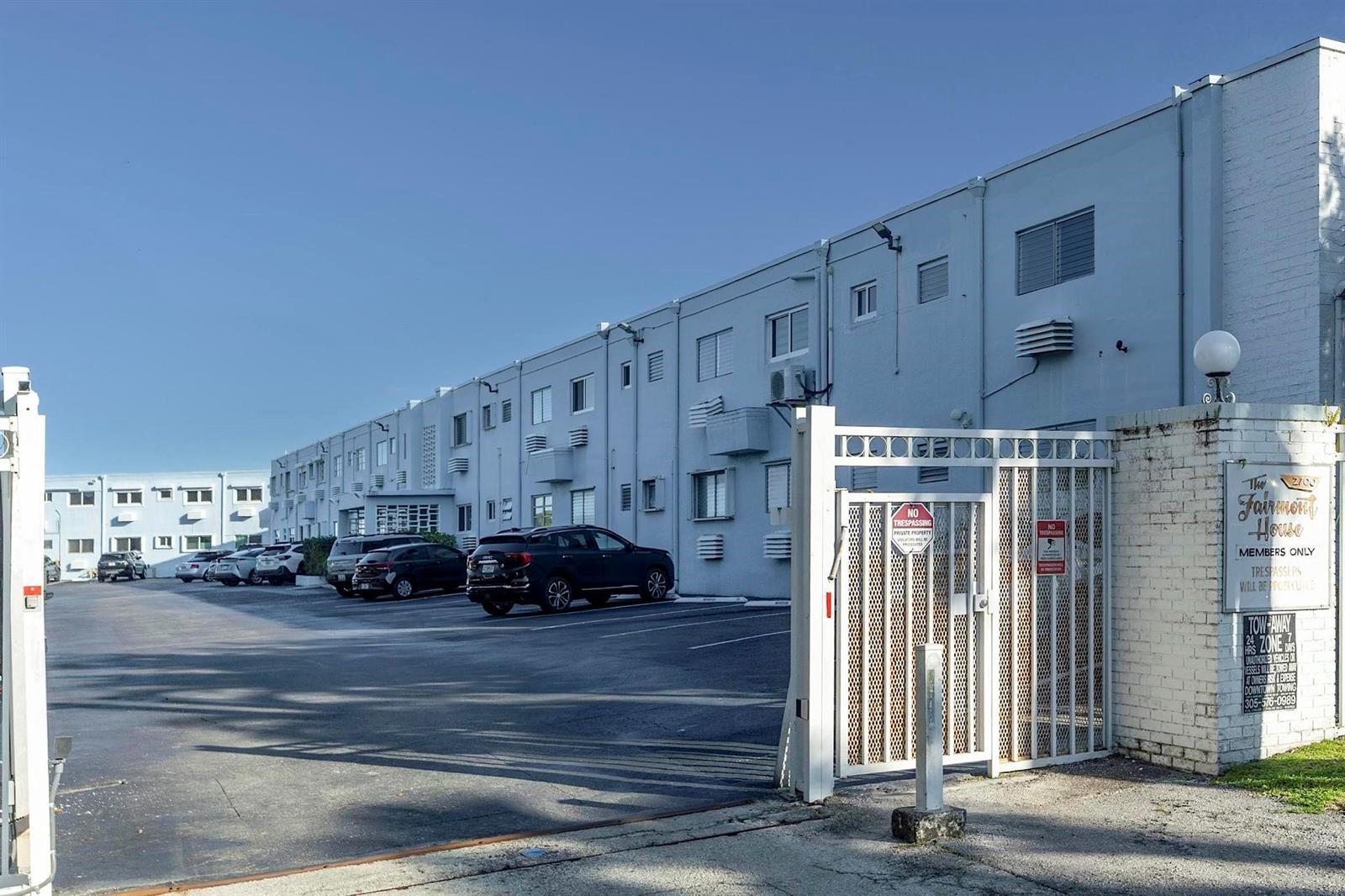 Image 3: Photo 3