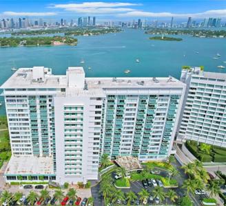 1000 West Ave