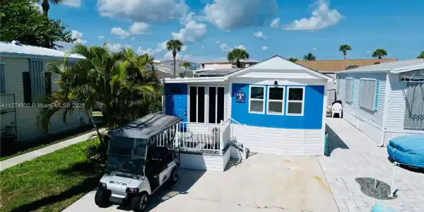 1161 Nettles Blvd
