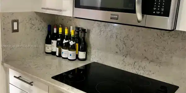 Image 3: Kitchen
