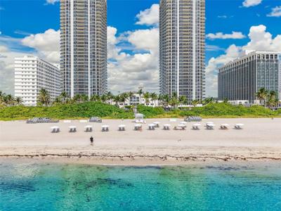 4775 Collins Ave