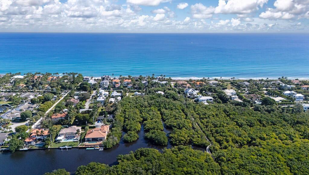 Image 4: East