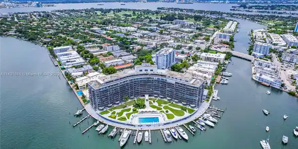 900 Bay Dr