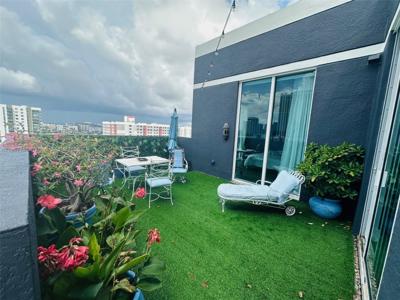 2275 Biscayne Blvd
