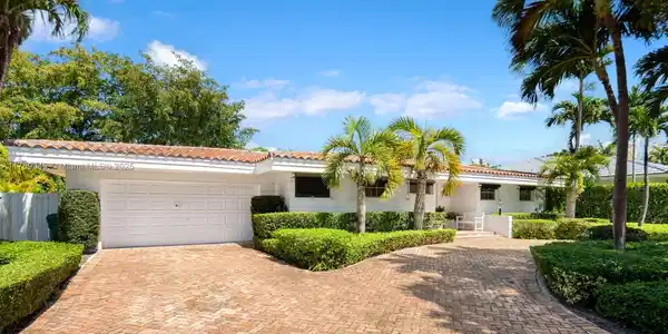 141 Island Dr