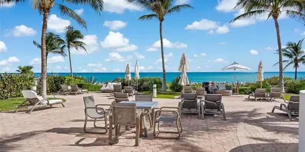 18101 Collins Ave
