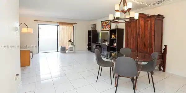 130 S Shore Dr
