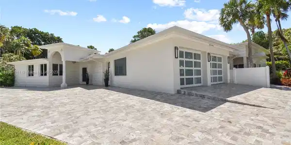1200 Cocoanut Rd